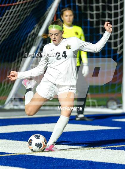 Thumbnail 2 in Rio Americano vs. Whitney photogallery.