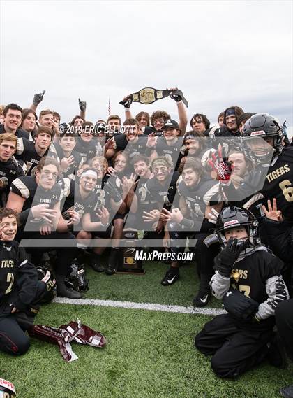 Thumbnail 3 in Avonworth vs. Southern Columbia Area (PIAA 2A Championship) photogallery.