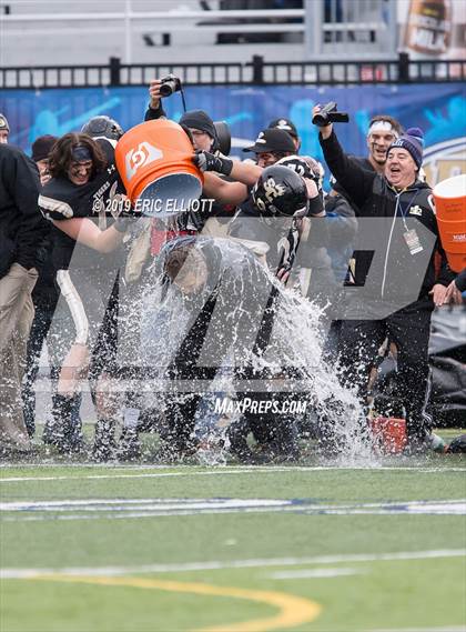 Thumbnail 3 in Avonworth vs. Southern Columbia Area (PIAA 2A Championship) photogallery.