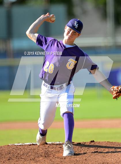 Thumbnail 3 in Bourgeois @ Thibodaux photogallery.