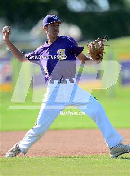 Thumbnail 2 in Bourgeois @ Thibodaux photogallery.