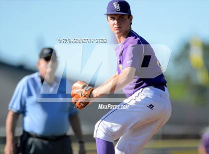 Thumbnail 2 in Bourgeois @ Thibodaux photogallery.