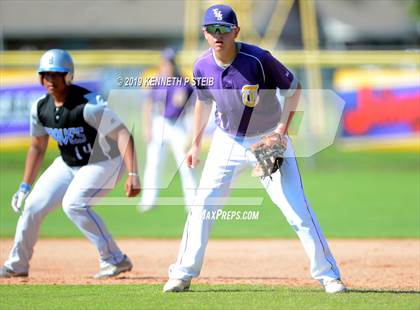 Thumbnail 3 in Bourgeois @ Thibodaux photogallery.