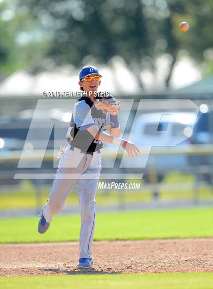 Thumbnail 2 in Bourgeois @ Thibodaux photogallery.