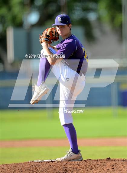 Thumbnail 3 in Bourgeois @ Thibodaux photogallery.