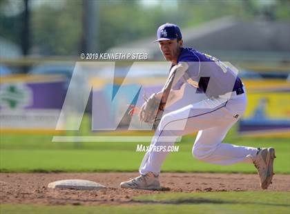 Thumbnail 3 in Bourgeois @ Thibodaux photogallery.