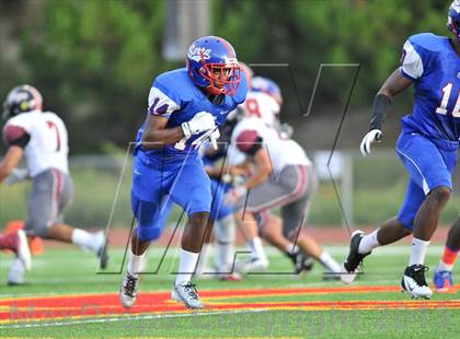 Thumbnail 3 in Serra vs. Desert Ridge (Brothers in Arms Classic) photogallery.