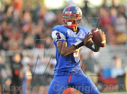Thumbnail 1 in Serra vs. Desert Ridge (Brothers in Arms Classic) photogallery.