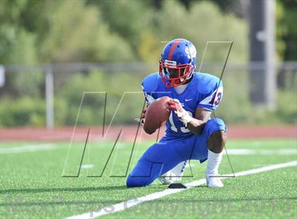 Thumbnail 2 in Serra vs. Desert Ridge (Brothers in Arms Classic) photogallery.