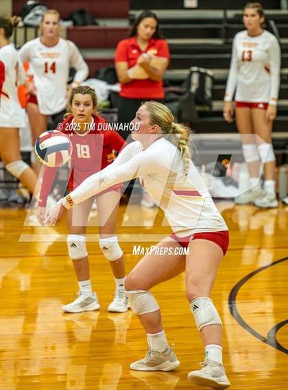 Thumbnail 2 in Cathedral Catholic vs Plano East (Volleypalooza Gold Division Semifinal) photogallery.