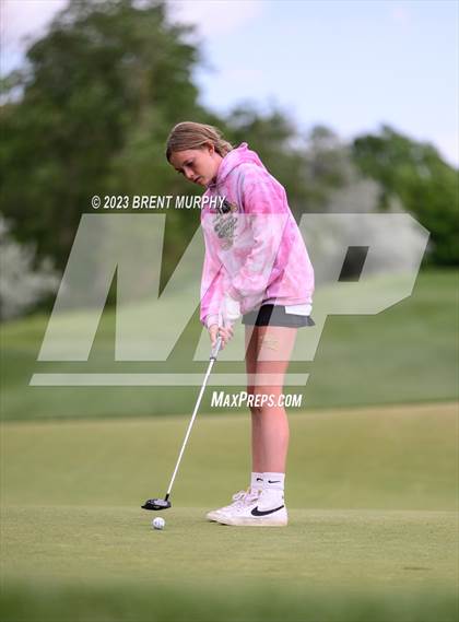 Thumbnail 3 in CHSAA 4A State Championship - Day 2 photogallery.