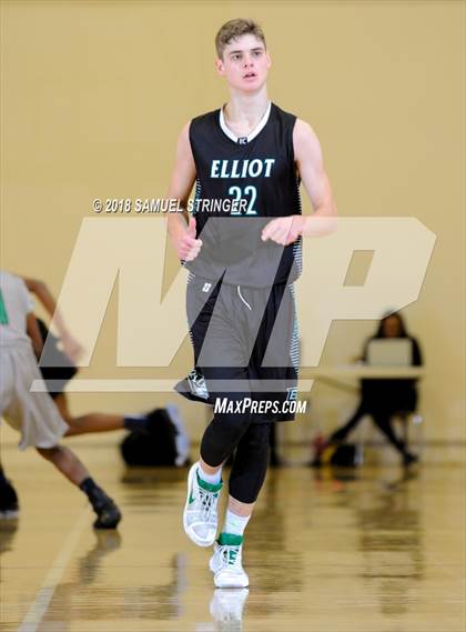 Thumbnail 1 in Elliot Christian vs. Fremont (Chabot MLK Classic Showcase) photogallery.