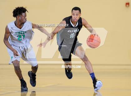 Thumbnail 2 in Elliot Christian vs. Fremont (Chabot MLK Classic Showcase) photogallery.