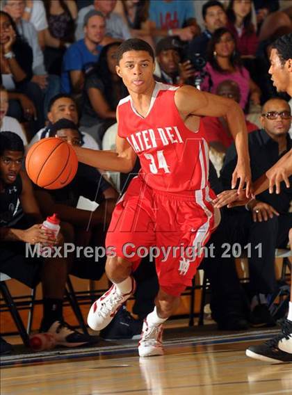 Thumbnail 1 in Mater Dei vs. Lincoln (MaxPreps Holiday Classic) photogallery.