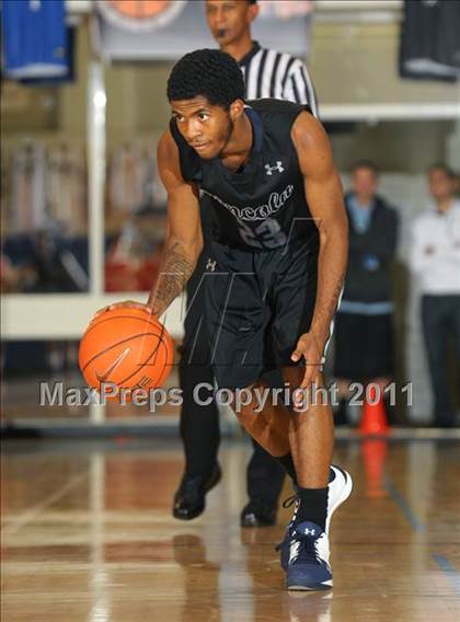 Thumbnail 1 in Mater Dei vs. Lincoln (MaxPreps Holiday Classic) photogallery.