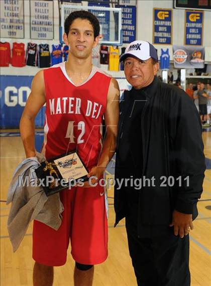 Thumbnail 1 in Mater Dei vs. Lincoln (MaxPreps Holiday Classic) photogallery.