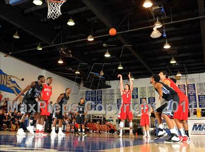 Thumbnail 2 in Mater Dei vs. Lincoln (MaxPreps Holiday Classic) photogallery.