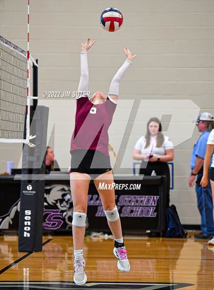 Thumbnail 3 in FR: College Station vs Magnolia photogallery.