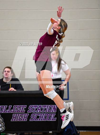 Thumbnail 2 in FR: College Station vs Magnolia photogallery.
