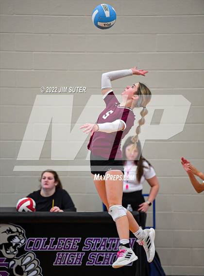 Thumbnail 3 in FR: College Station vs Magnolia photogallery.