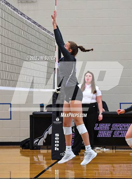 Thumbnail 1 in FR: College Station vs Magnolia photogallery.