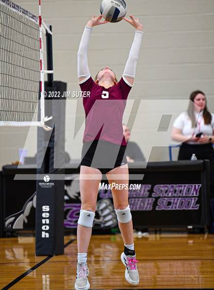 Thumbnail 3 in FR: College Station vs Magnolia photogallery.