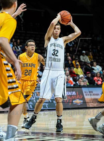 Thumbnail 2 in Kickapoo vs. Willard (Bass Pro Tournament of Champions) photogallery.