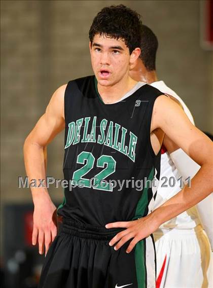 Thumbnail 3 in De La Salle vs. Taft (Nike Extravaganza) photogallery.