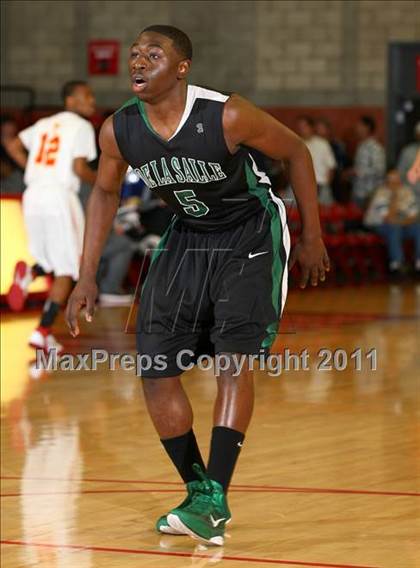 Thumbnail 1 in De La Salle vs. Taft (Nike Extravaganza) photogallery.