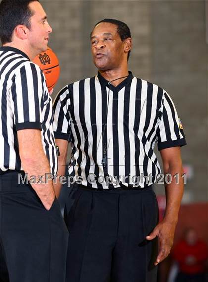 Thumbnail 1 in De La Salle vs. Taft (Nike Extravaganza) photogallery.