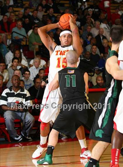 Thumbnail 2 in De La Salle vs. Taft (Nike Extravaganza) photogallery.