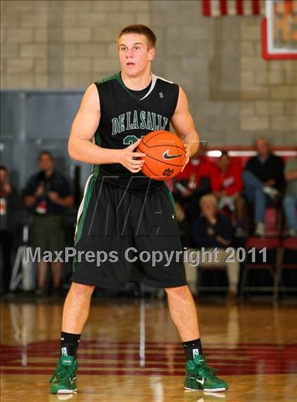 Thumbnail 2 in De La Salle vs. Taft (Nike Extravaganza) photogallery.