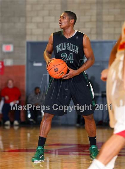 Thumbnail 2 in De La Salle vs. Taft (Nike Extravaganza) photogallery.