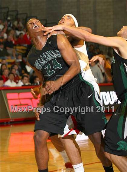 Thumbnail 1 in De La Salle vs. Taft (Nike Extravaganza) photogallery.