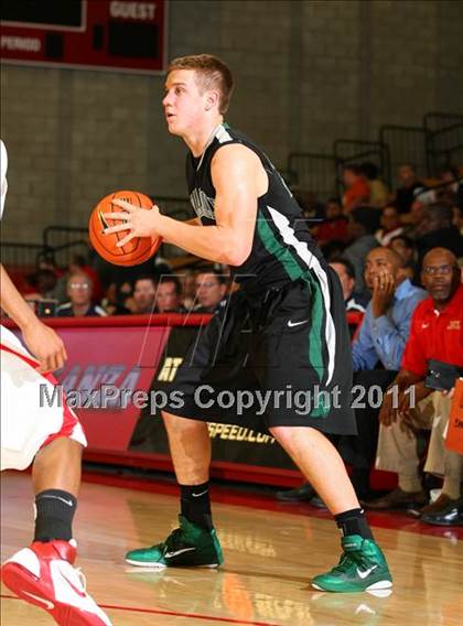Thumbnail 2 in De La Salle vs. Taft (Nike Extravaganza) photogallery.