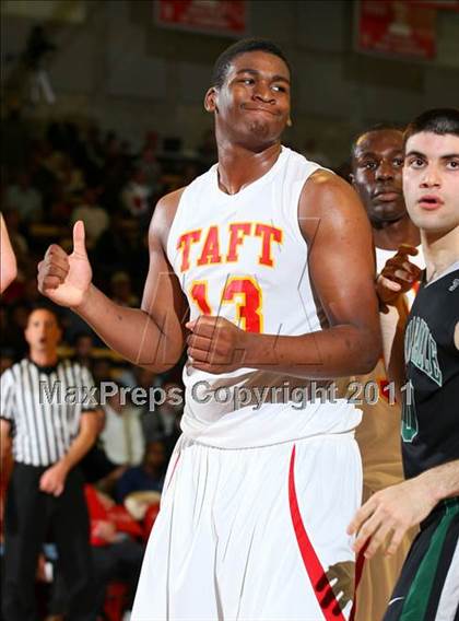Thumbnail 1 in De La Salle vs. Taft (Nike Extravaganza) photogallery.