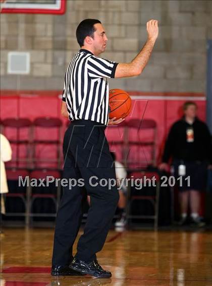 Thumbnail 3 in De La Salle vs. Taft (Nike Extravaganza) photogallery.