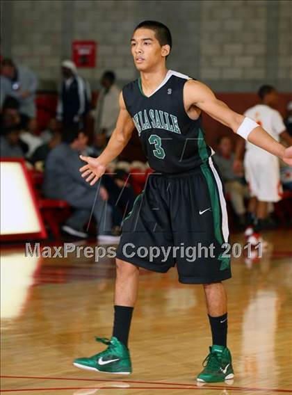 Thumbnail 1 in De La Salle vs. Taft (Nike Extravaganza) photogallery.