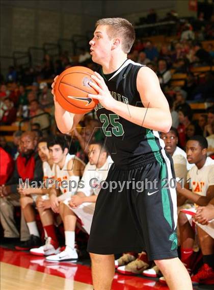 Thumbnail 3 in De La Salle vs. Taft (Nike Extravaganza) photogallery.