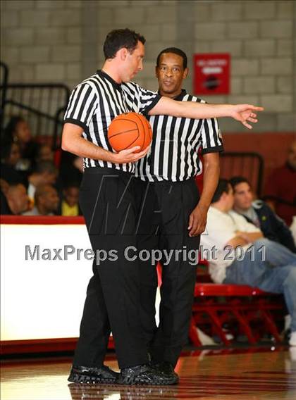 Thumbnail 1 in De La Salle vs. Taft (Nike Extravaganza) photogallery.