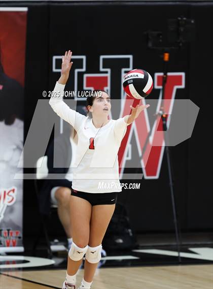 Thumbnail 1 in Crean Lutheran @ Harvard-Westlake photogallery.