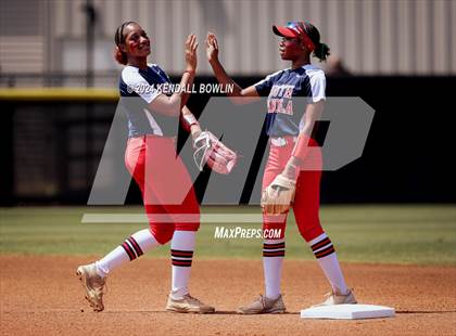 Thumbnail 3 in South Panola vs. Hancock (MHSAA 6A Final) photogallery.