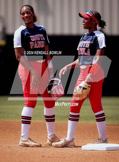 Thumbnail 1 in South Panola vs. Hancock (MHSAA 6A Final) photogallery.