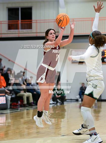 Thumbnail 3 in  Episcopal vs Perryville (AAA 3A Regional 3 first round) photogallery.