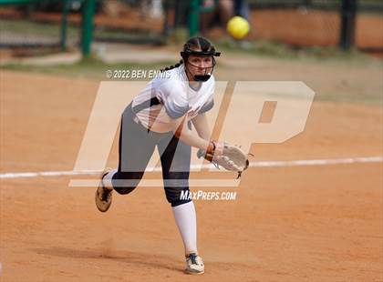 Thumbnail 1 in Effingham County vs Lassiter (GHSA 6A State Tournament) photogallery.