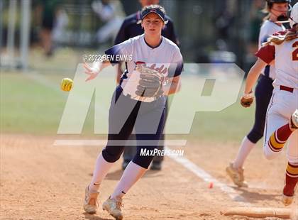 Thumbnail 2 in Effingham County vs Lassiter (GHSA 6A State Tournament) photogallery.