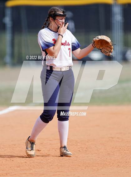 Thumbnail 1 in Effingham County vs Lassiter (GHSA 6A State Tournament) photogallery.