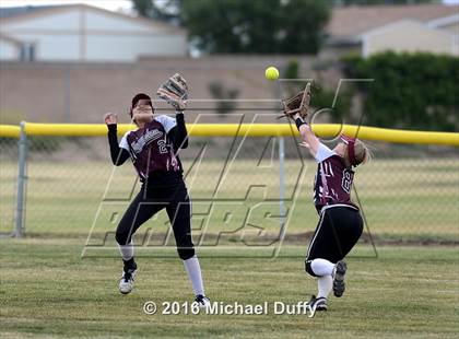 Thumbnail 3 in Independence vs. Tehachapi (CIF CS Semifinal) photogallery.