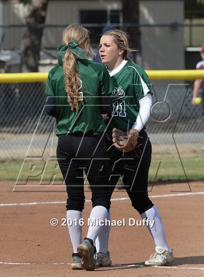Thumbnail 2 in Independence vs. Tehachapi (CIF CS Semifinal) photogallery.