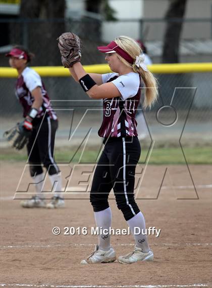 Thumbnail 3 in Independence vs. Tehachapi (CIF CS Semifinal) photogallery.
